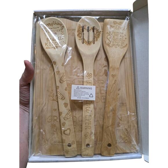 Cocomong Mimi's Kitchen Wooden Cutting Board With Utensils Gift Set New - Picture 2 of 6